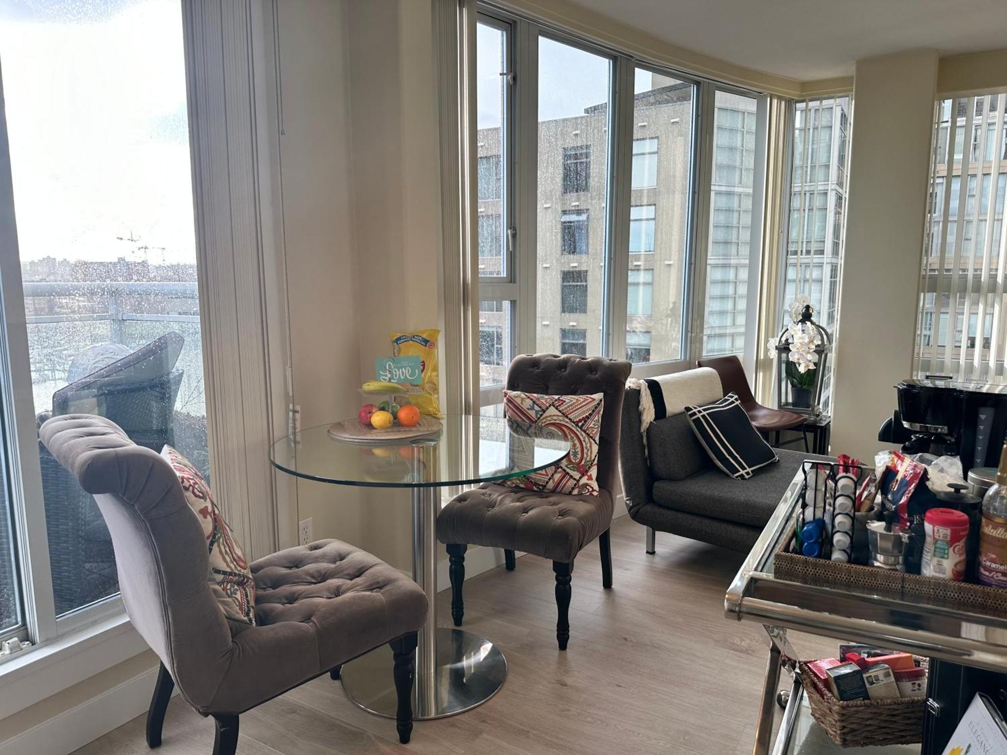 Penthouses Of Beach Ave Vancouver Esterno foto