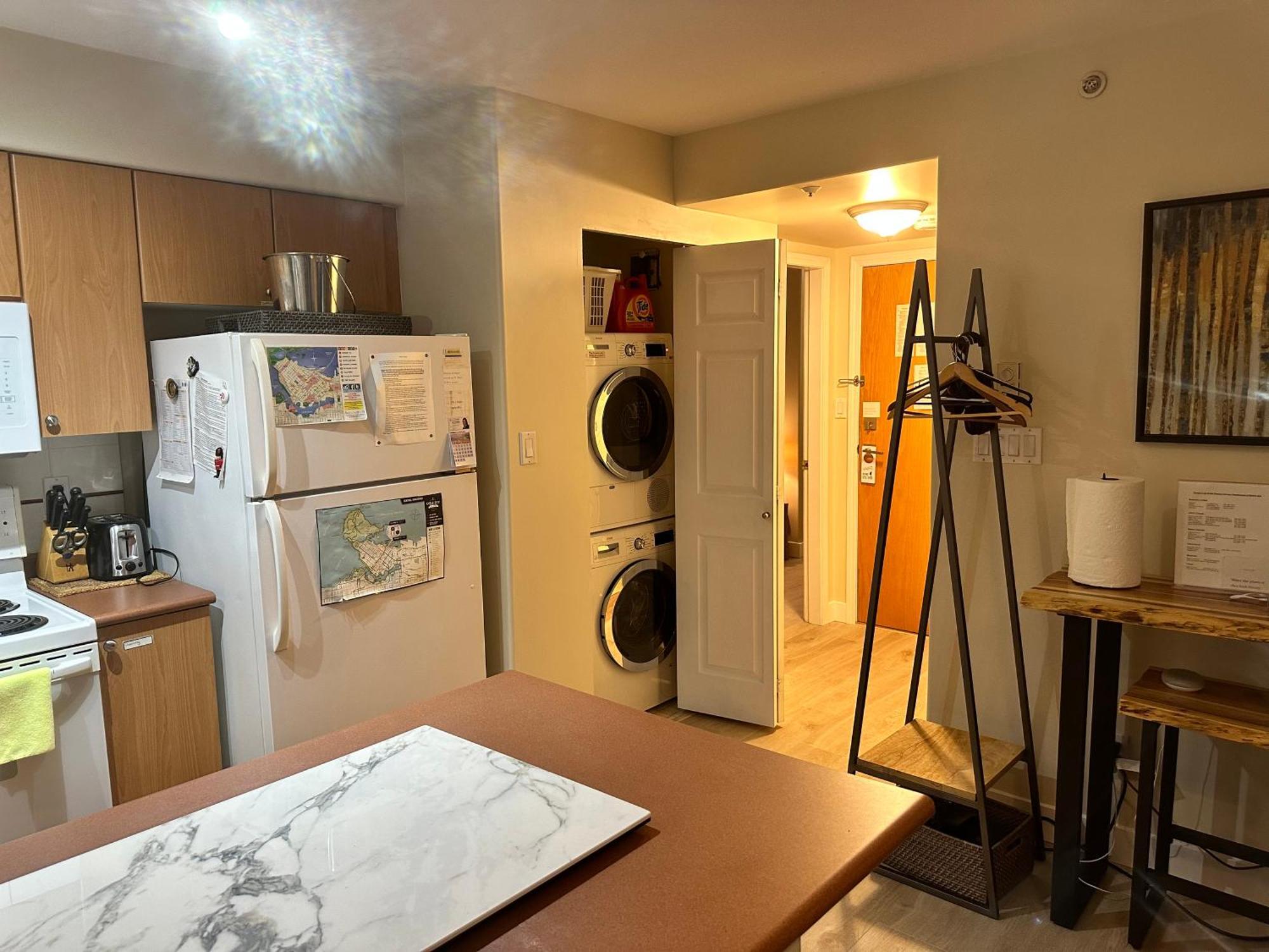 Penthouses Of Beach Ave Vancouver Esterno foto