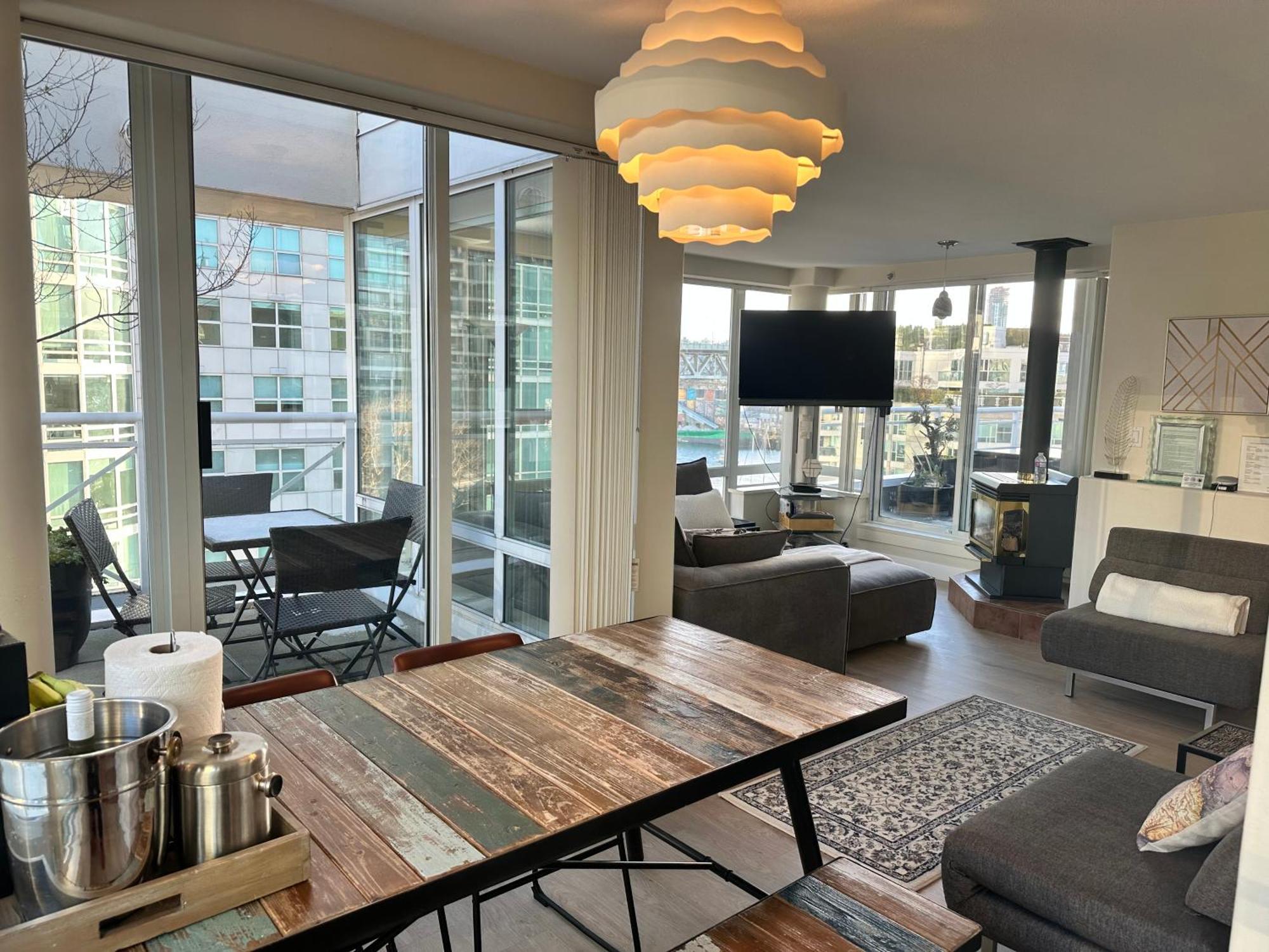 Penthouses Of Beach Ave Vancouver Esterno foto