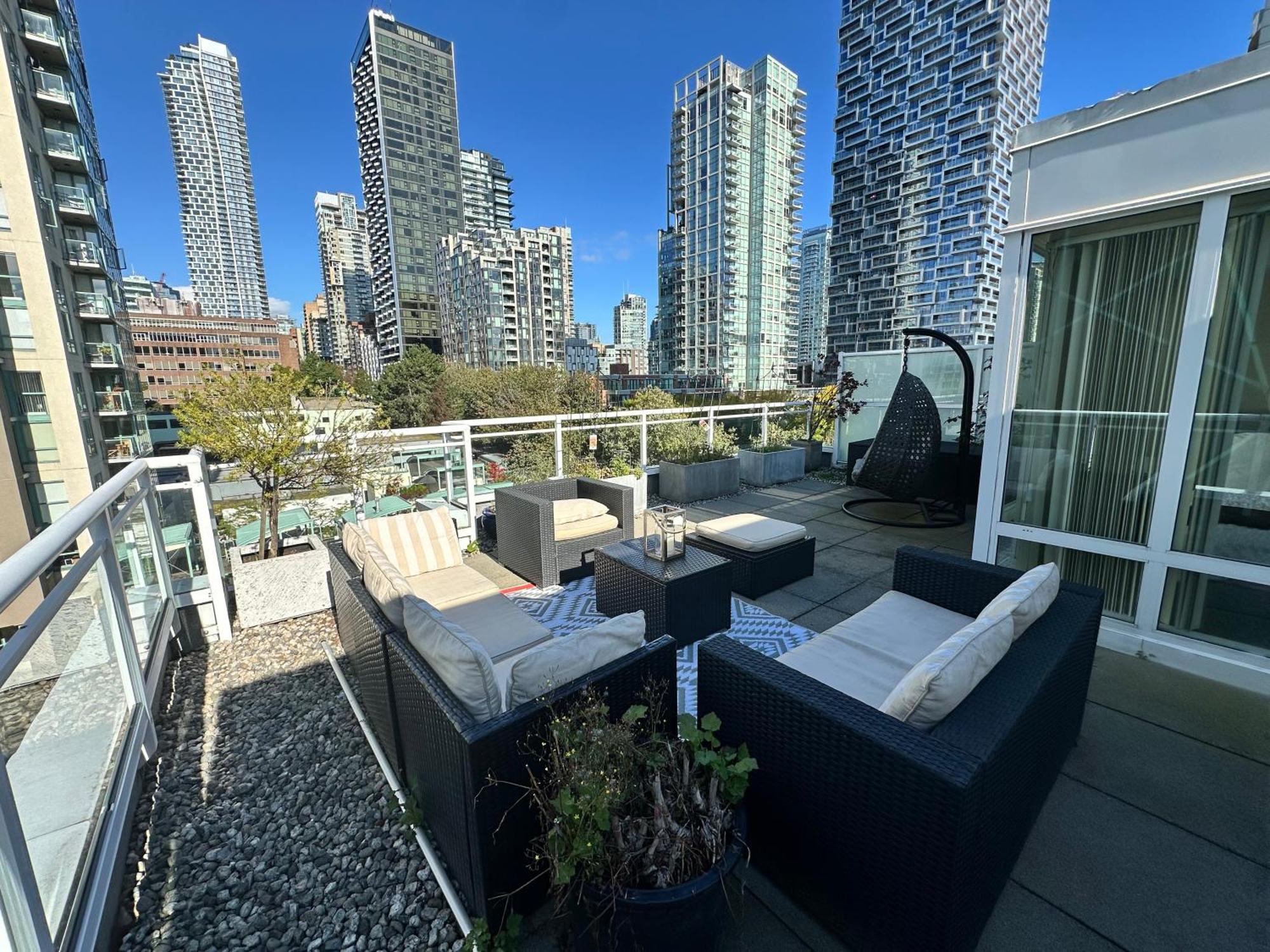 Penthouses Of Beach Ave Vancouver Esterno foto