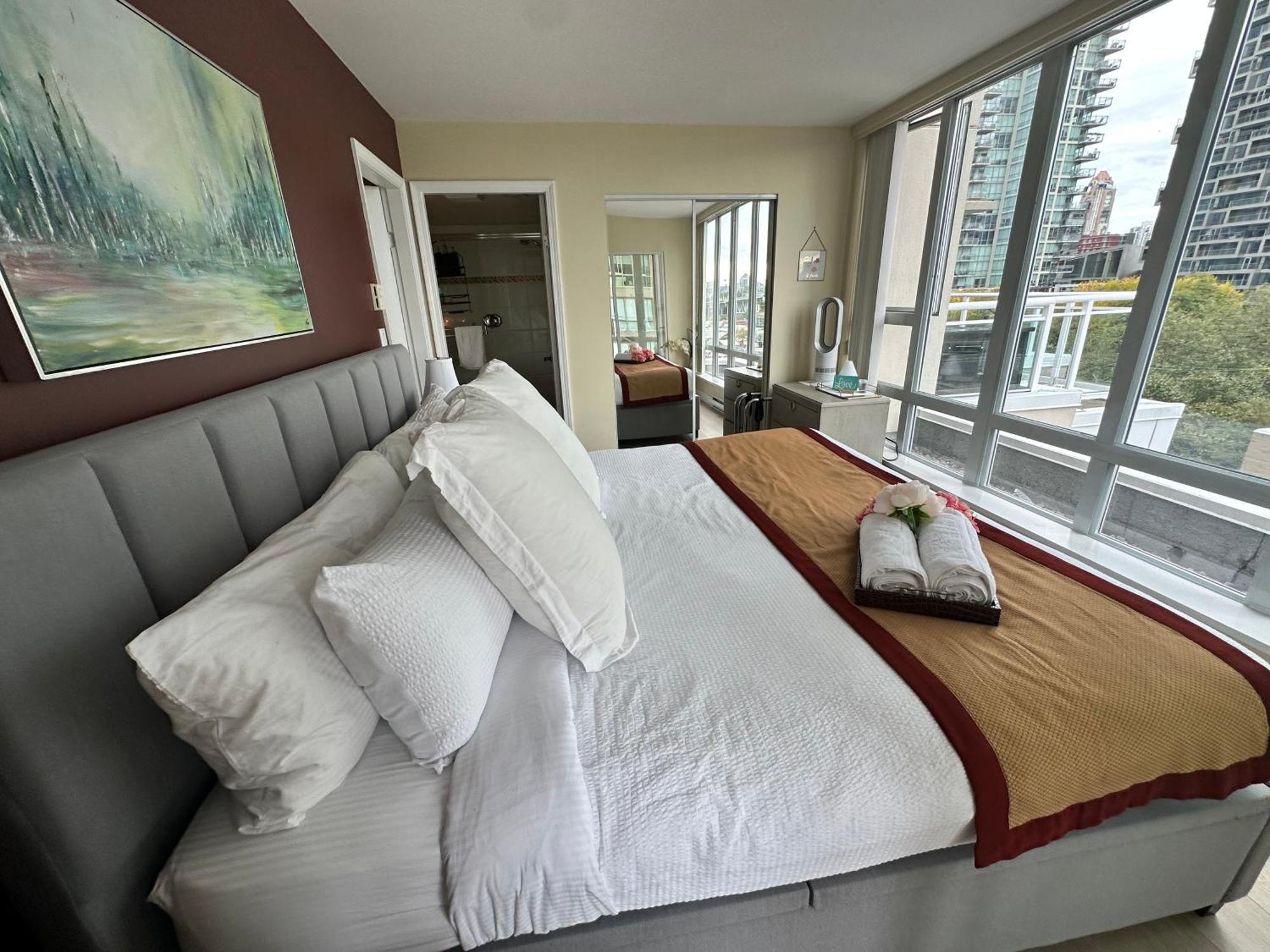 Penthouses Of Beach Ave Vancouver Esterno foto